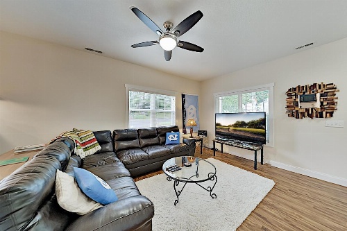 All-Suite Retreat Near Downtown, Outdoor Activities home image 1