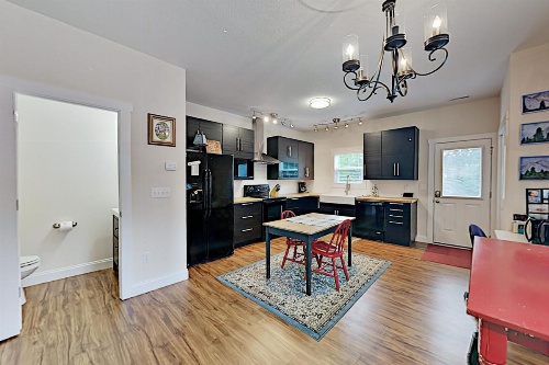 All-Suite Retreat Near Downtown, Outdoor Activities home image 9